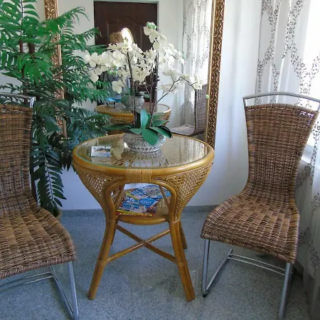 Mocik Homestay szállás *